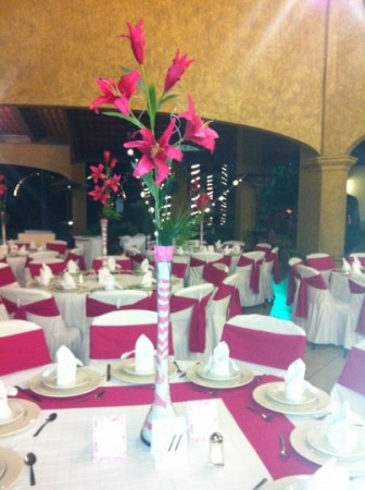 centro de mesa con base de cristal & oriental $130